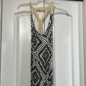 Razor back tank top long sun dress that’s black and white
